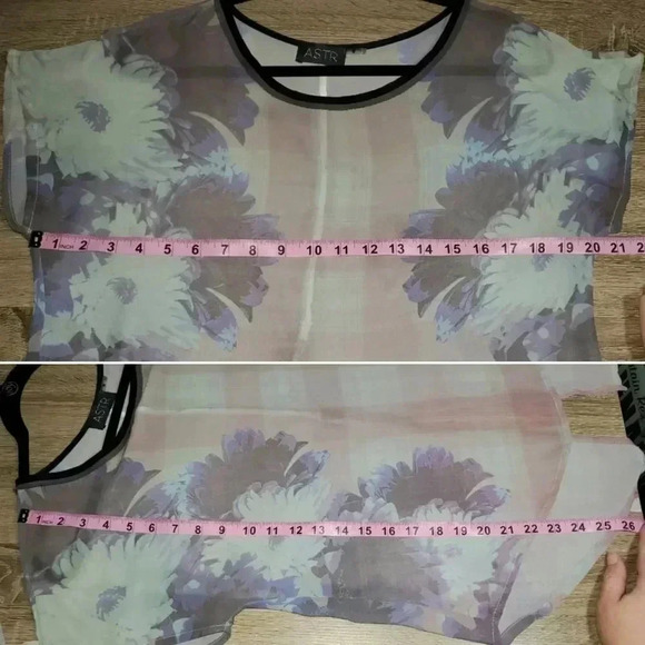 ASTR Semi Sheer Floral Plaid Print Top Blouse Size M - Picture 7 of 7